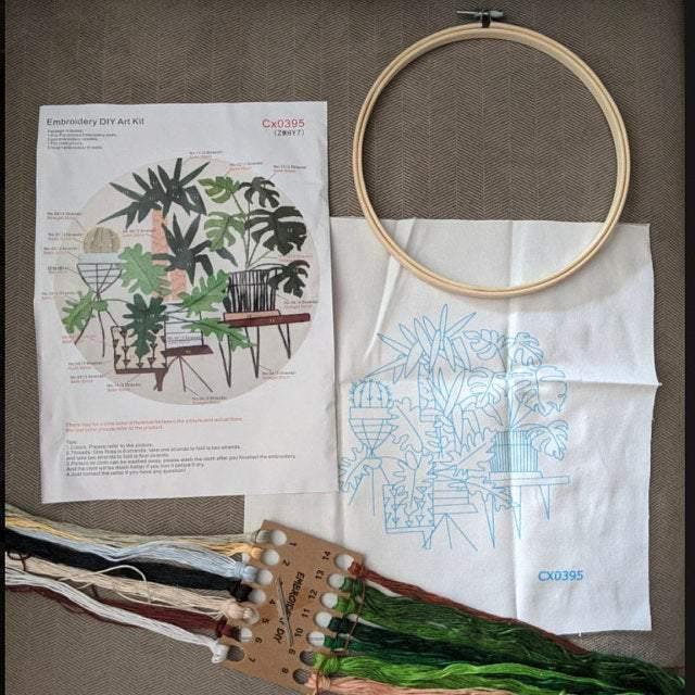 Wreath Embroidery Kit (col. 2) - The Craft Central
